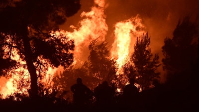 Πύρινος εφιάλτης στην Ευρώπη - Οι φωτιές αφήνουν πίσω τους ζημιές 3 δισ. ευρώ, στάχτη έχουν γίνει 5 εκατ. στρέμματα