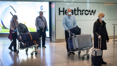 «Δεν είναι σαφές πώς θα αρθεί η γενική απαγόρευση ταξιδιού», λέει το Ην. Βασίλειο