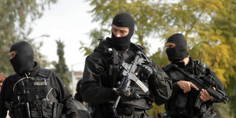 Έφοδοι της Αντιτρομοκρατικής σε Ομόνοια, Λιόσια – Προσήχθησαν 20 άτομα μετά τη σύλληψη 2 Πακιστανών τρομοκρατών