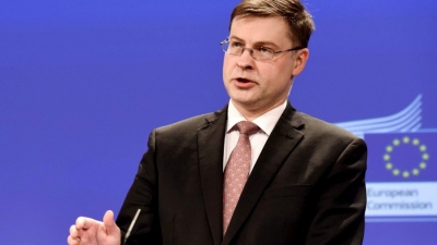Dombrovskis μετά το Eurogroup: Χαμηλότερη φορολόγηση στο ρεύμα - Δεν ενεργοποιείται η ρήτρα διαφυγής