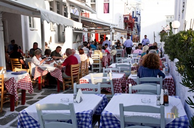 Όργιο φοροδιαφυγής σε beach bars και ταβέρνες - Δεκάδες παραβάσεις