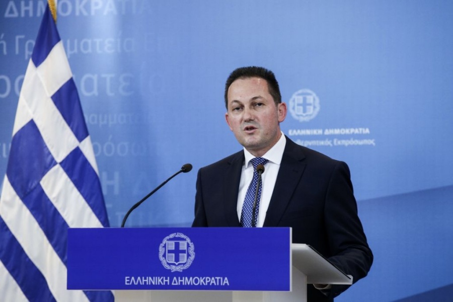 Πέτσας: Δεν θα υπάρξει πρόβλημα με την ονομαστική ψηφοφορία για την τροπολογία στο ποδόσφαιρο – Καμία κυβερνητική κρίση