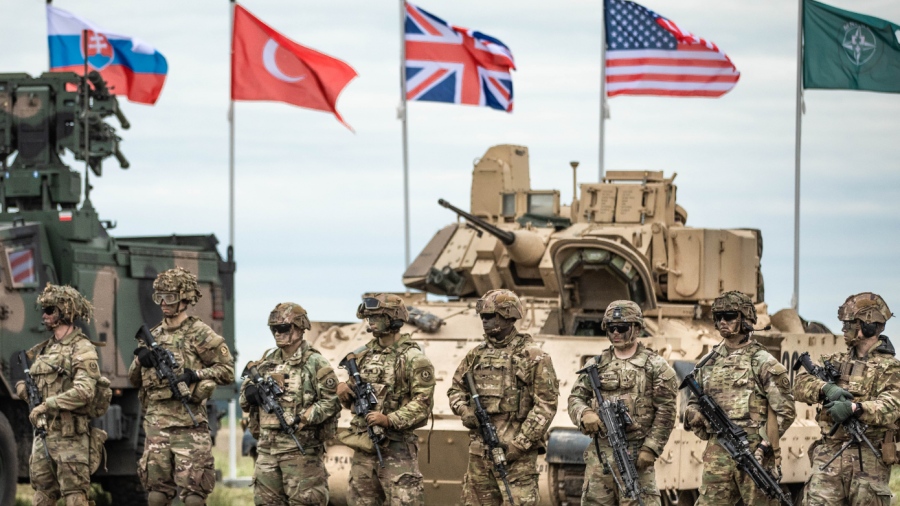 Michael Flynn (πρώην σύμβουλος Trump): Ώρα να φύγουμε από το ΝΑΤΟ - Η Ευρώπη είναι εχθρός μας