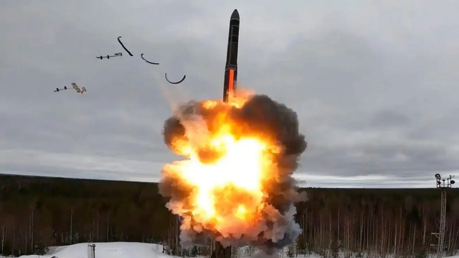 Προειδοποίηση τρόμου από Κρεμλίνο με... Oreshnik: Εάν η Ευρώπη απειλήσει, τότε ενδέχεται να ενεργοποιηθούν