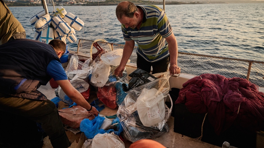 COSMOTE BLUE: Απομάκρυνση 34 τόνων πλαστικού από τις ελληνικές θάλασσες και εκπαίδευση 190 ψαράδων το 2023