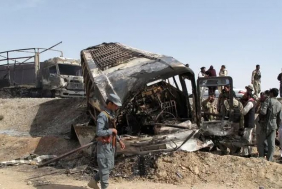 Τραγωδία στο Αφγανιστάν: Τουλάχιστον 71 νεκροί σε τροχαίο δυστύχημα με λεωφορείο