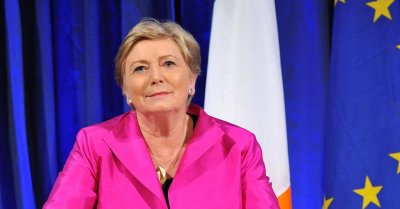 Ιρλανδία: Προς παραίτηση η αντιπρόεδρος της κυβέρνησης για αποφυγή της πολιτικής κρίσης
