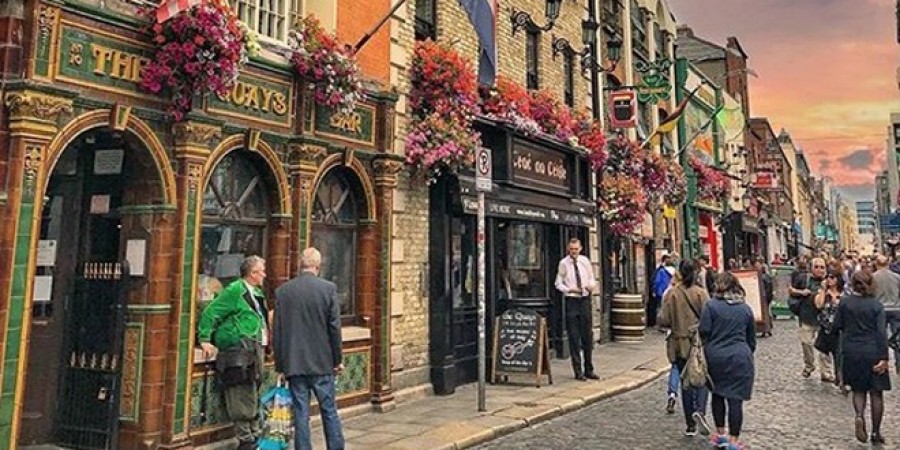 Ιρλανδία: Ραγδαία η αύξηση των κρουσμάτων κορωνοΐού μετά τα Χριστούγεννα - Πως διπλασιάστηκαν σε μια βδομάδα