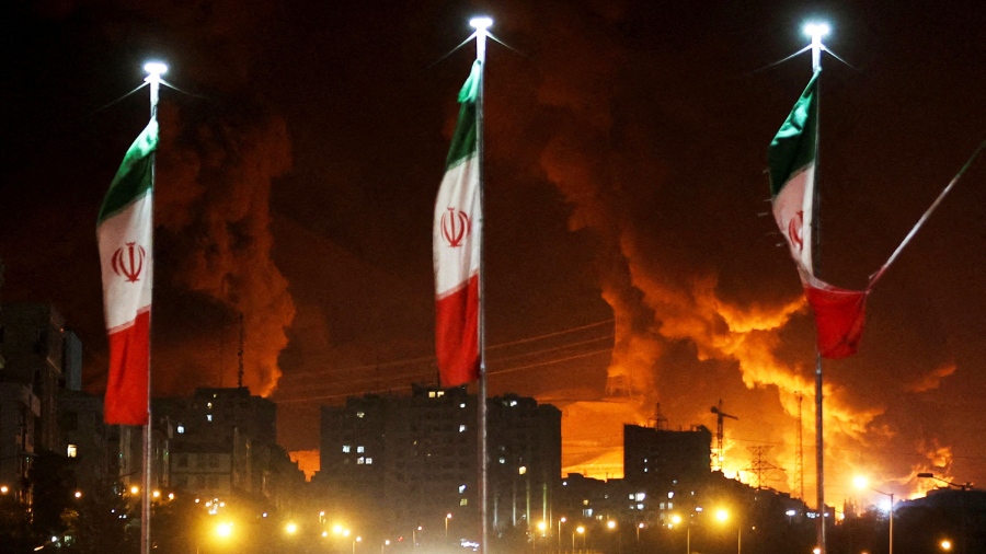 «Πορτοκαλί Επανάσταση» στο Ιράν: «Στημένη» εξέγερση για την ανατίναξη του Khamenei με εγκάθετο πρίγκιπα - Νεκροί διαδηλωτές