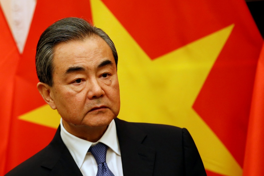 Wang Yi (ΥΠΕΞ Κίνας): Οι ΗΠΑ μας ανάγκασαν σε εμπορικό πόλεμο – Δεν τον θέλαμε