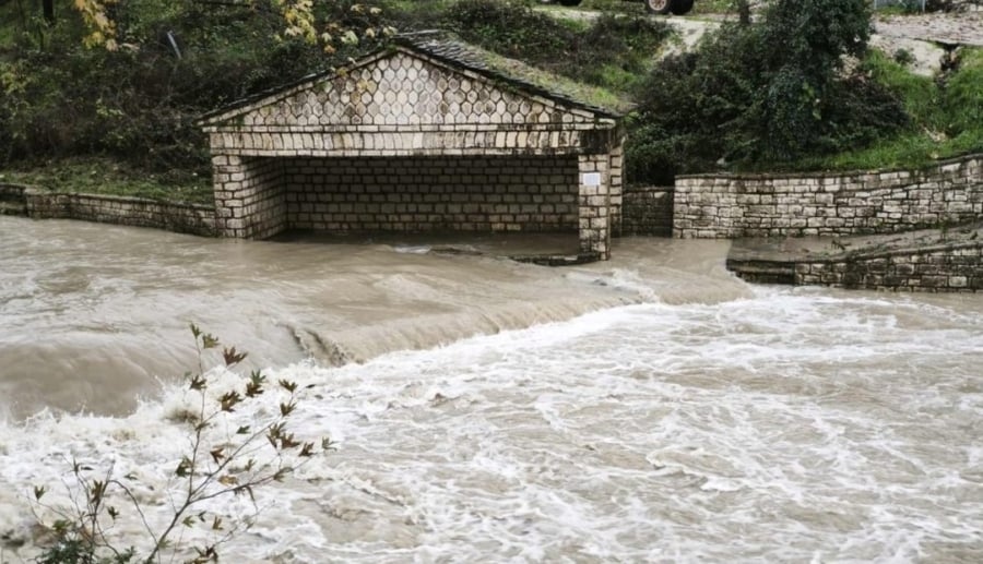 Προβλήματα σε Ιόνιο και Ήπειρο από τις ισχυρές βροχοπτώσεις - Η Πυροσβεστική δέχθηκε 367 κλήσεις
