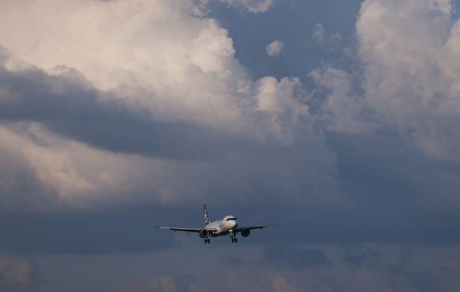 Ρωσία: Ειδική πτήση από τις ΗΠΑ έφτασε στο αεροδρόμιο Vnukovo