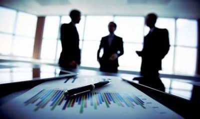 Οι διευθυντές εταιρειών κερδίζουν πολλά περισσότερα από το μέσο εργαζόμενο