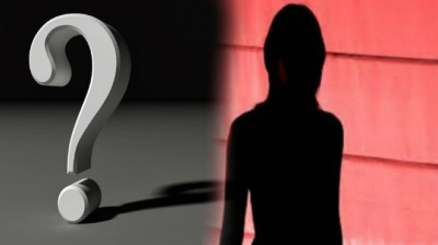 Κουίζ: Ποια είναι η κομψή σύζυγος υπουργού που πήγαινε στο γνωστό ιατρείο της Καρνεάδου;