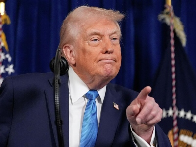 Medvedev (Ρωσία): Γιατί βιάζεται ο Trump με τη Γροιλανδία; - Θέλει να χαράξει το όνομα του με χρυσά γράμματα στην Ιστορία