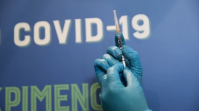 Εμβόλια: Ξεκινά η 4η δόση στην Ελλάδα - Ανοίγει η πλατφόρμα, ποιους αφορά