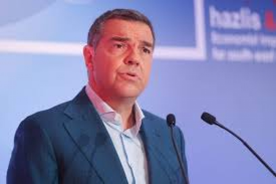 Tsipras’ big dilemma: To announce a new party or create an umbrella movement? - Background report by BN