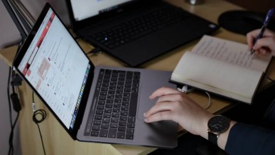 Με την εφαρμογή της τηλεργασίας ποιος θα ασχοληθεί;