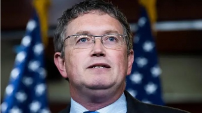 Thomas Massie (Αμερικανός Βουλευτής): Οι ΗΠΑ πρέπει να αποχωρήσουν από το ΝΑΤΟ