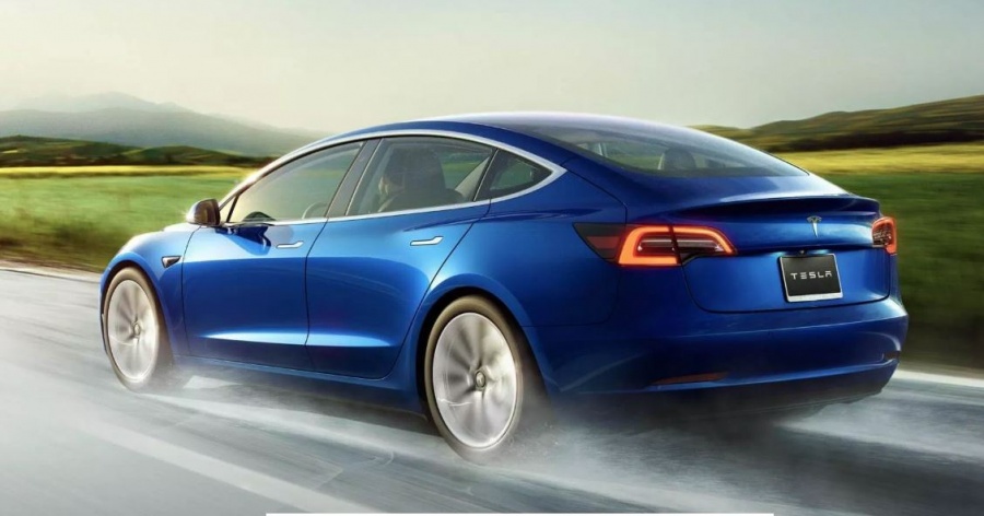 Tesla: Με το δεξί ξεκίνησε στην Ευρώπη το Model 3