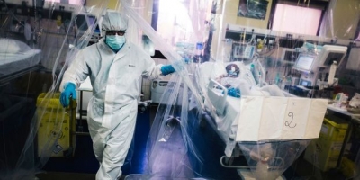 Γαλλία: Πάνω από 30.000 οι νοσηλευόμενοι, ξεπέρασαν τις 5.600 οι διασωληνωμένοι