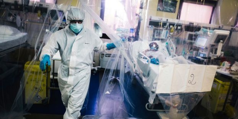 Γαλλία: Πάνω από 30.000 οι νοσηλευόμενοι, ξεπέρασαν τις 5.600 οι διασωληνωμένοι