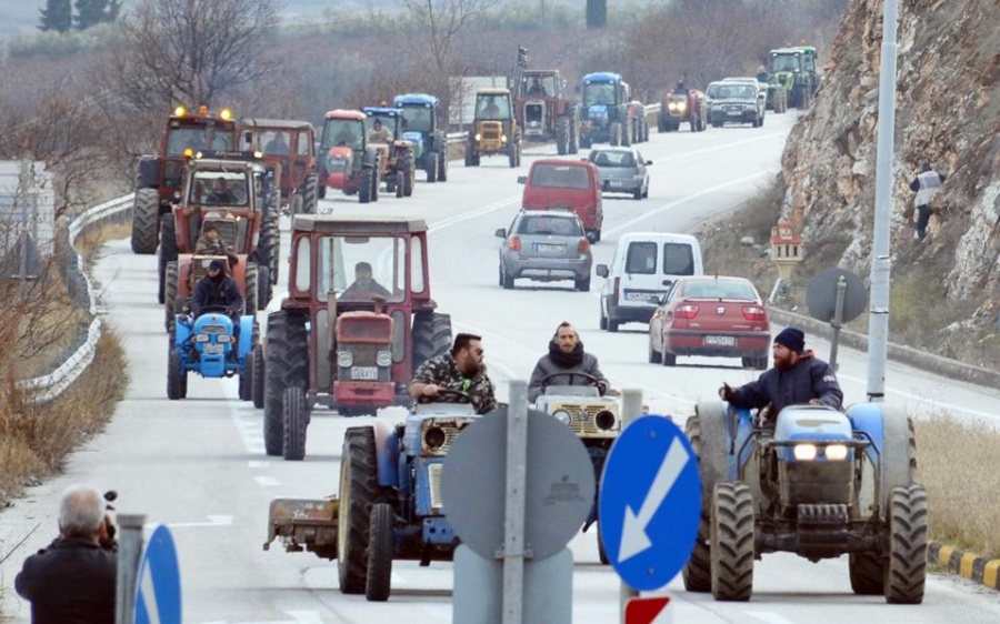 Θεσσαλία: Κινητοποιήσεις και μπλόκα στις εθνικές οδούς ετοιμάζουν οι αγρότες πριν από τα Χριστούγεννα