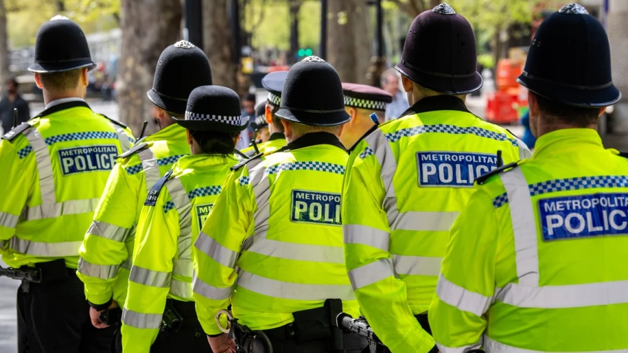 Σάλος στη Βρετανία - Η αστυνομία προσλάμβανε εγκληματίες στο όνομα της... διαφορετικότητας