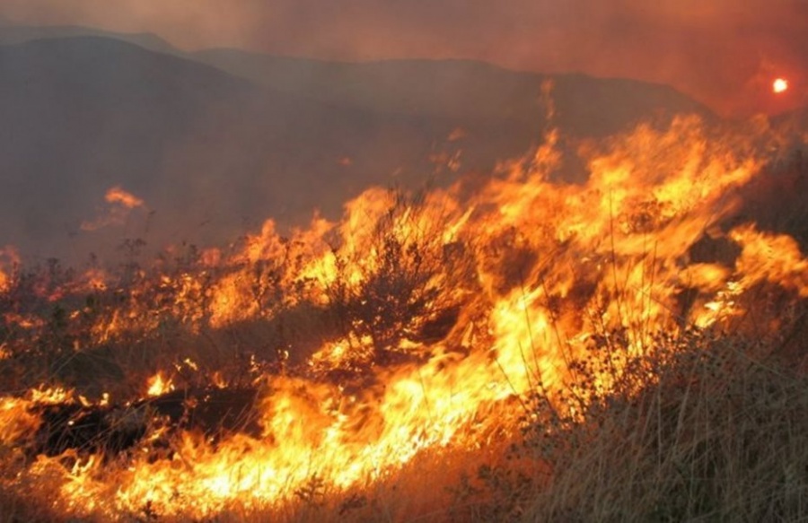 Τρία πύρινα μέτωπα σε εξέλιξη στην Αττική - Κρίσιμη η κατάσταση