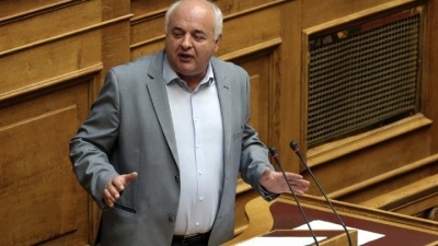 Καραθανασόπουλος: Κριτήριο για το ΚΚΕ είναι ο λαός και οι ανάγκες του, όχι οι αγορές και οι επενδυτές