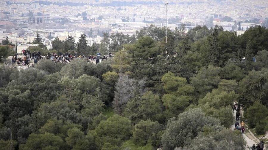 Με μηχανές motocross οι περιπολίες στο λόφο του Φιλοπάππου, μετά τη δολοφονία 25χρονου