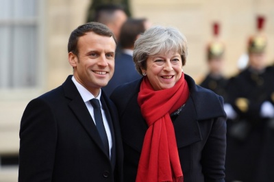 Συμφωνία για τον έλεγχο της μετανάστευσης υπέγραψαν May και Macron