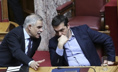 Παραίτηση Τόσκα με καθυστέρηση μετά την εκατόμβη νεκρών στην Αν. Αττική - Δεκτή από τον Τσίπρα - Στον Σκουρλέτη οι αρμοδιότητες