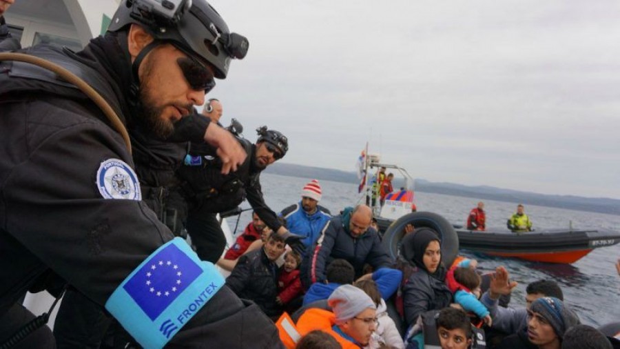 Spiegel: Η Frontex μετέχει σε παράνομους επαναπατρισμούς στο Αιγαίο -  Τι απαντά η Frontex και η Αθήνα
