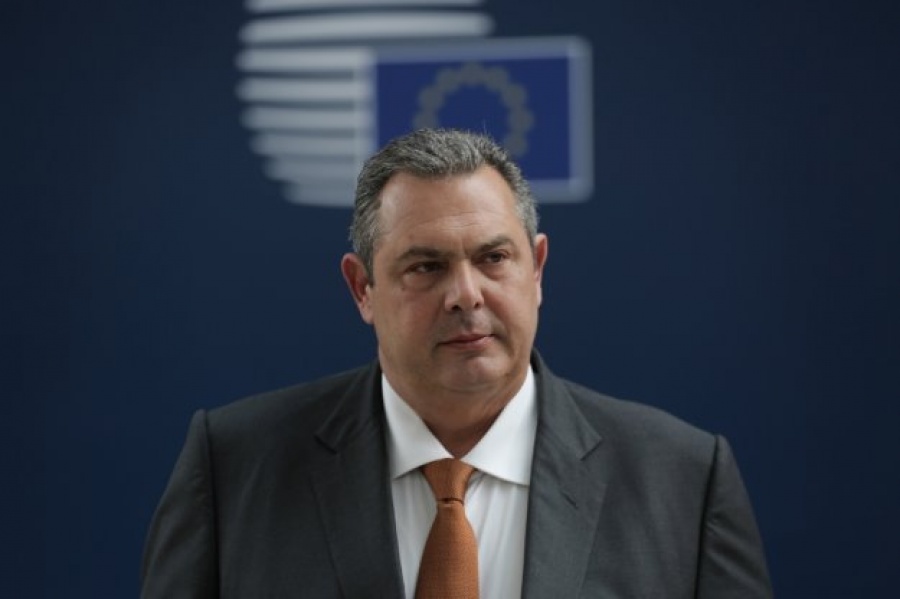 Αυτοψία Καμμένου στις πληγείσες περιοχές στην Ραφήνα – Να ανοίξουν δρόμοι προς την παραλία - Οργή πολιτών: Μας αφήσατε να καούμε