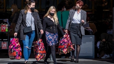 Οι Τσέχοι βγήκαν για ψώνια στα εμπορικά καταστήματα για... πρώτη φορά το 2021