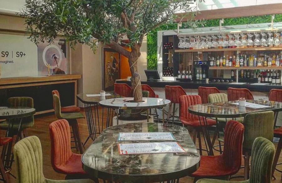 PublicCafé: Αέρας ανανέωσης και… Κυκλάδων στην καρδιά της Αθήνας!