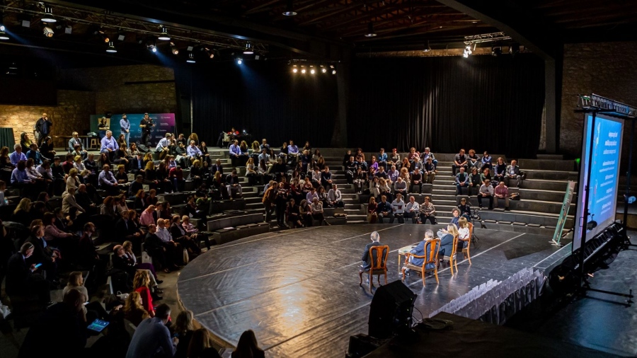 ΔΕΗ: Υποστηρίζει την πρόοδο, επιβραβεύοντας τα παιδιά των εργαζομένων που αρίστευσαν στο σχολείο και το πανεπιστήμιο