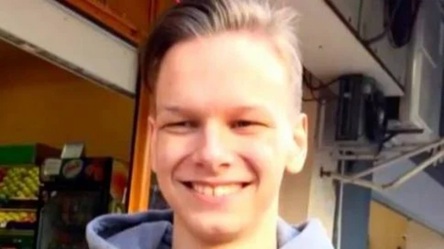 Στην Ιατρική Πατρών πέρασε ο Δημήτρης Καρακώστας που είχε χάσει τους γονείς του από κορωνοϊό