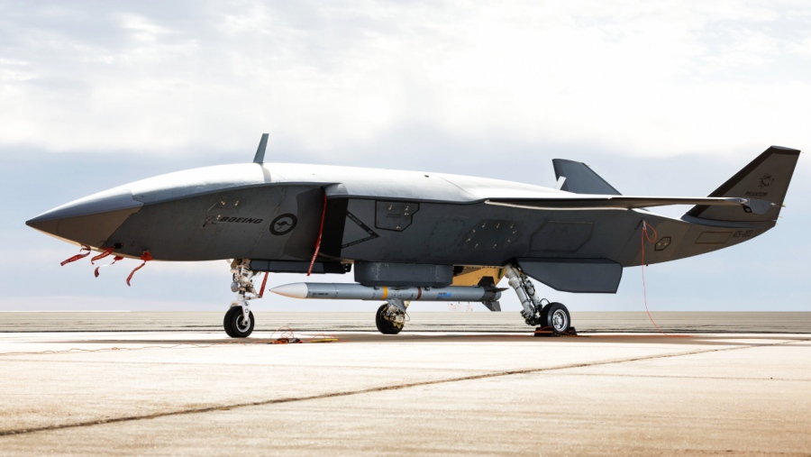 Οι Αυστραλοί το πέτυχαν: Drone της Boeing εκτόξευσε για πρώτη φορά πύραυλο αέρος - αέρος