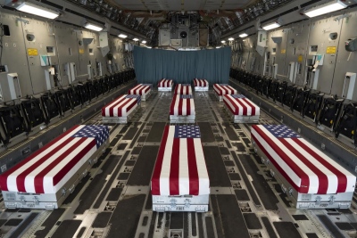 Βόμβα Washington Post: «Μαγειρεύουν» τους νεκρούς του πολέμου με Ιράν – Πάνω από 820 τραυματίες, «τρύπα» 43,6 δισ.