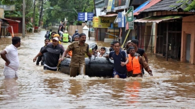 Ινδία: Δεκάδες χιλιάδες άνθρωποι απομακρύνονται από τις εστίες τους, καθώς προσεγγίζει ο κυκλώνας Γκούλαμπ