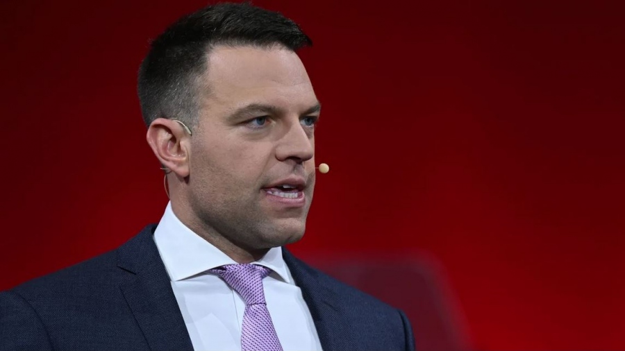 Άστραψε και βρόντηξε ο Κασσελάκης: Ντροπή η συγκάλυψη των Τεμπών -  Η κυβέρνηση Μητσοτάκη υπονομεύει τη δημοκρατία