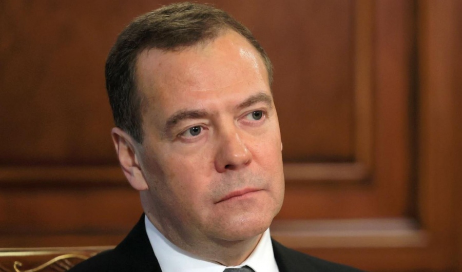 Medvedev για Γροιλανδία: Θα τολμήσει ο κόκορας Macron να συλλάβει τον Trump ή να ρίξει πυρηνικά στις ΗΠΑ;