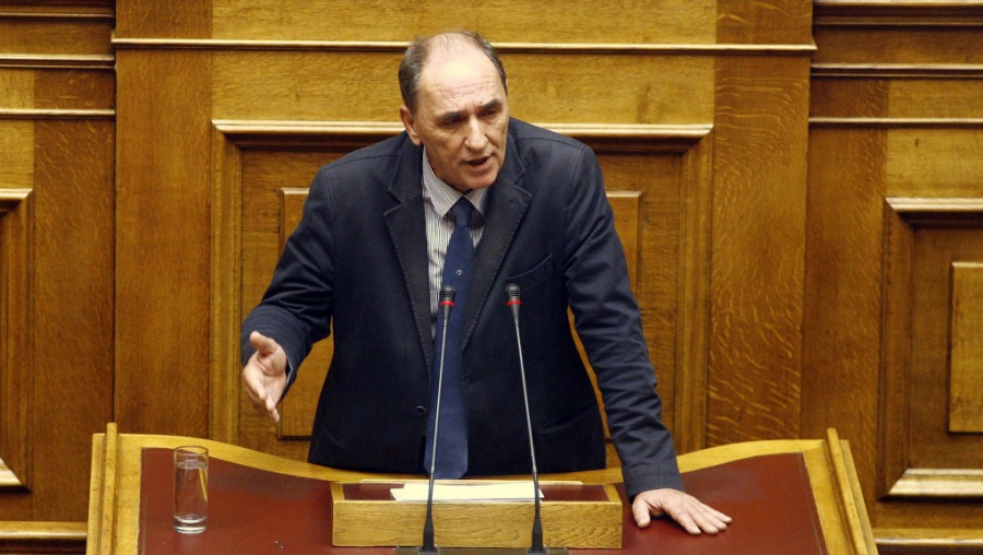 Σταθάκης στη Βουλή: Βρισκόμαστε μπροστά σε μια μοναδική συγκυρία για να λύσουμε το ονοματολογικό με την ΠΓΔΜ