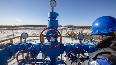 «Μένει» από αέριο και σχέδιο η ΕΕ - Μείωση ροών μέσω Ουκρανίας - Εκτόξευση τιμών - «Ουρές» στην GazpromBank για ρούβλια