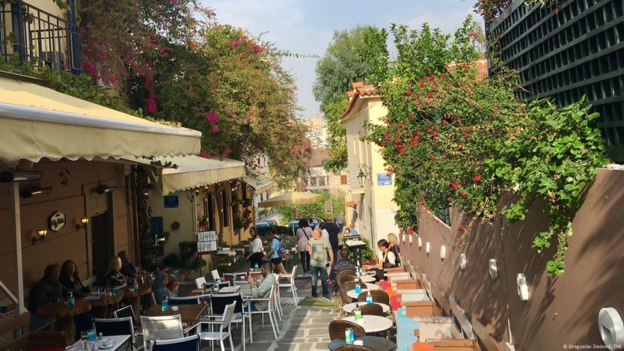 Handelsblatt: Η Ελλάδα νομιμοποιεί την εργασία 13 ωρών