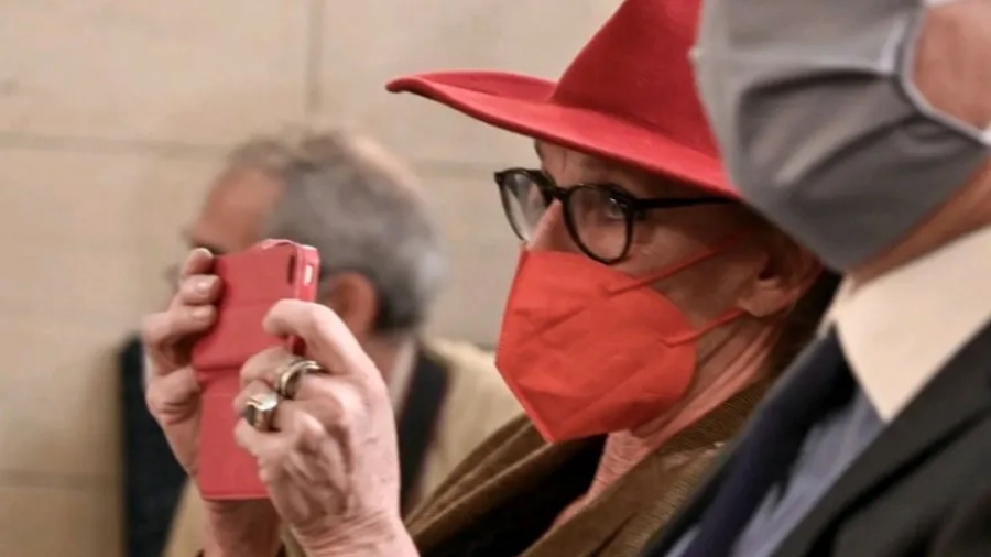 Ολλανδή δημοσιογράφος: Φεύγω από την Ελλάδα - Με χτύπησαν και με αποκάλεσαν Τουρκάλα πόρνη