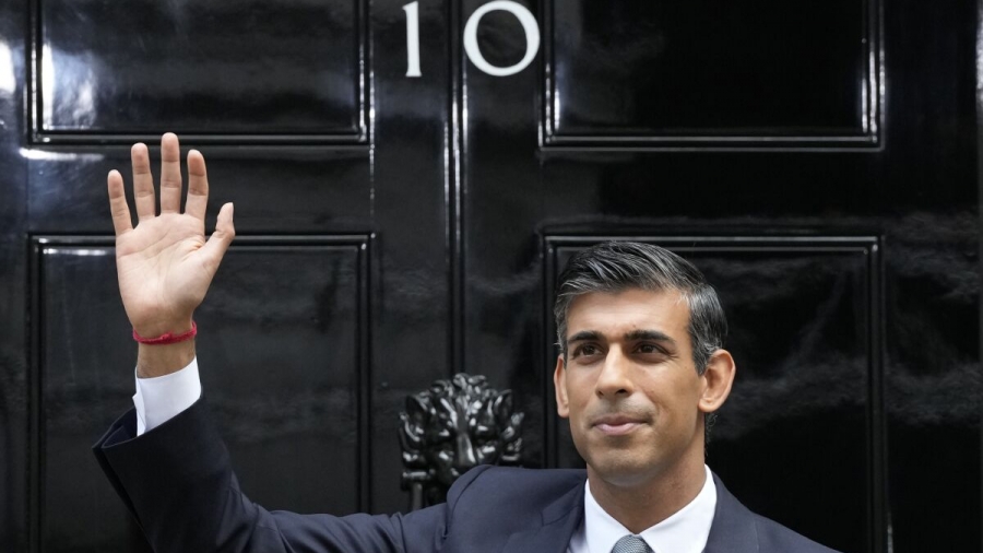 Σε βαθιά κρίση η κυβέρνηση Sunak: Η υπόθεση Raab, νέα τρικλοποδιά ενόψει των τοπικών εκλογών