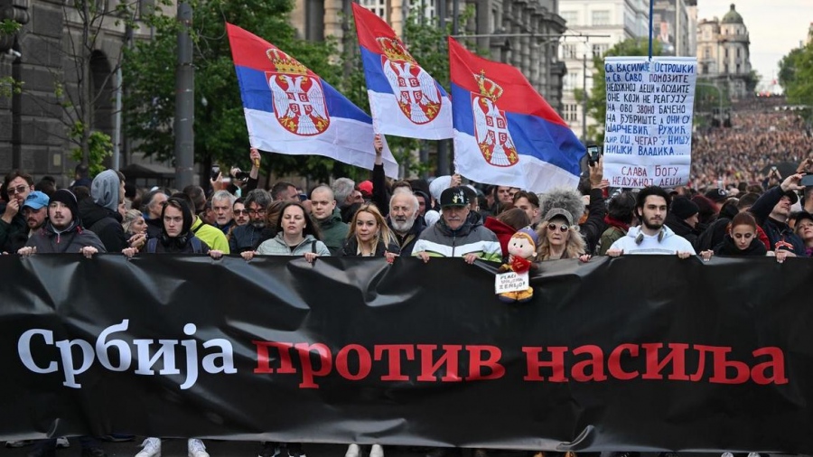 Πολιτικό χάος στη Σερβία: Διαδηλωτές ζητούν επανάληψη των εκλογών - Δύο πολιτικοί της αντιπολίτευσης ξεκίνησαν απεργία πείνας